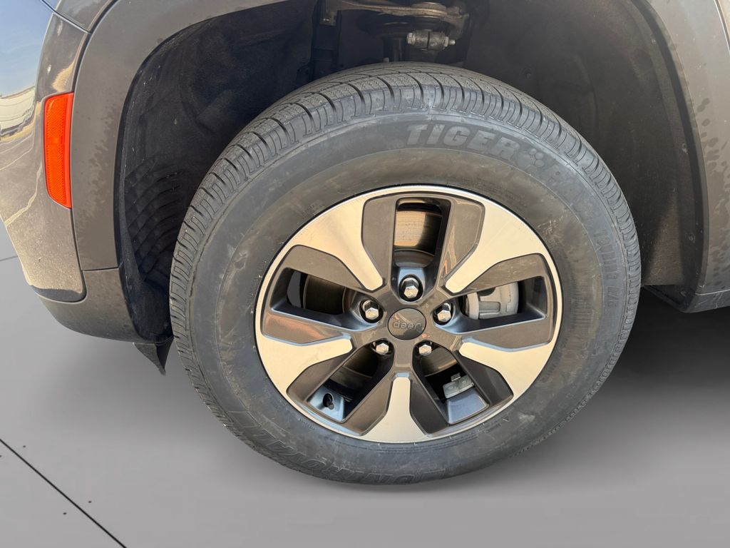 2023 Jeep Grand Cherokee 4xe Gray at Auto Express Mitsubishi