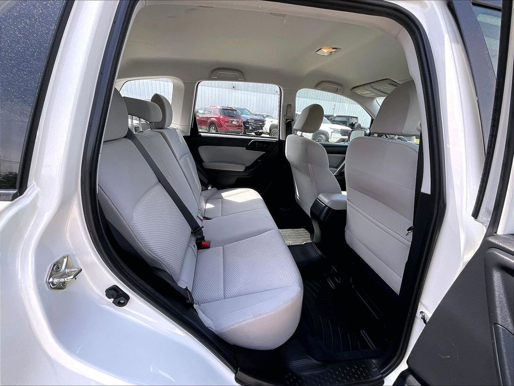 2018 Subaru Forester — photo 16