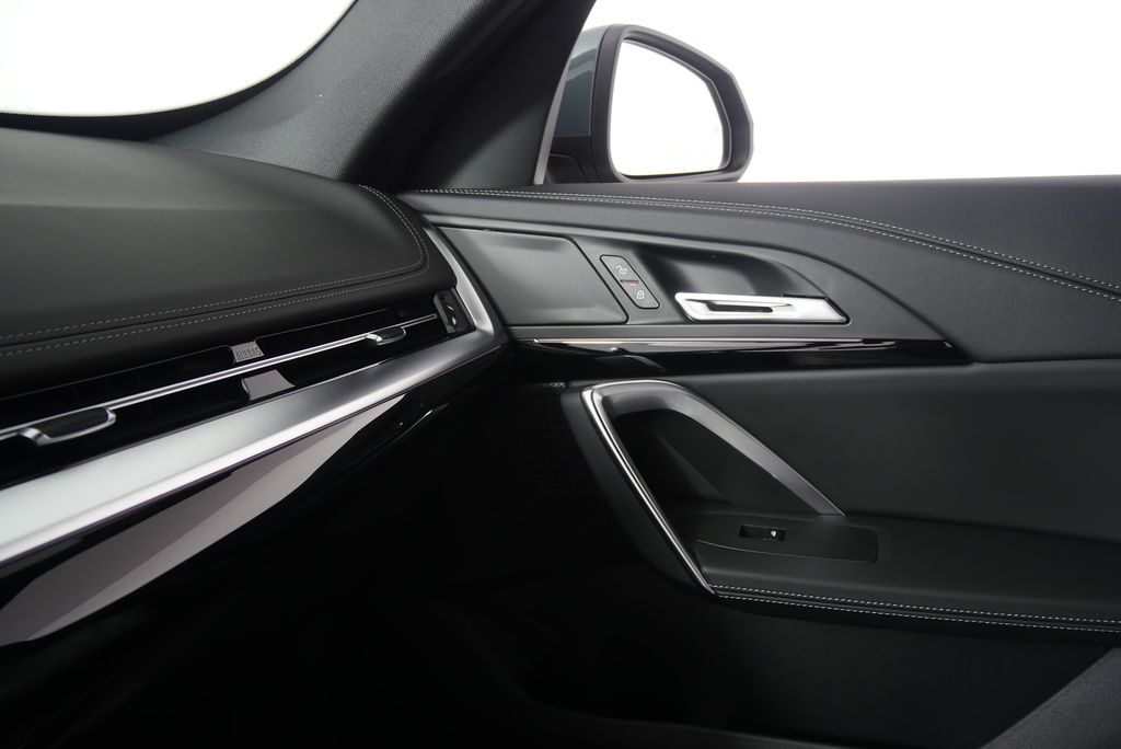 Thumbnail: 2025 BMW X1 - 22