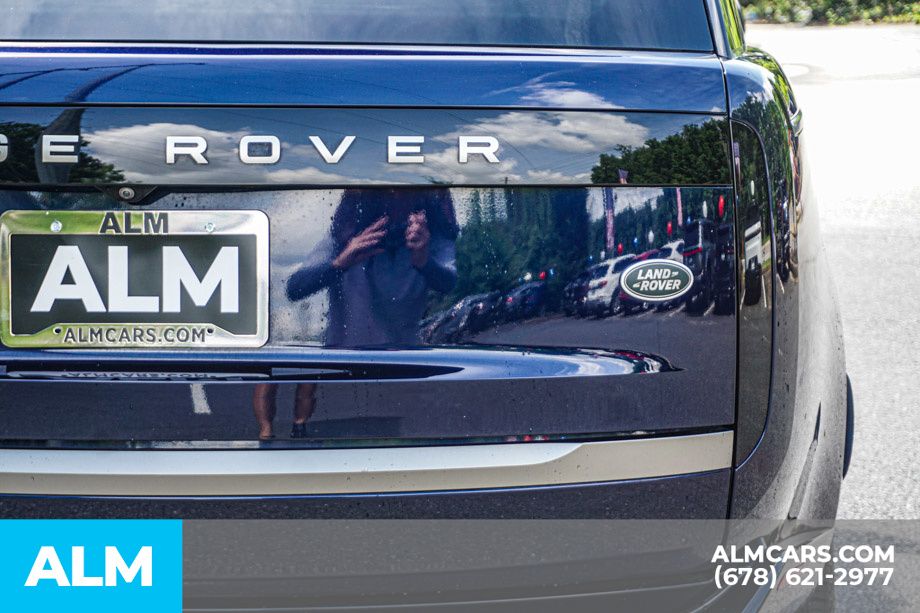 Used 2023 Blue Land Rover SE image 13