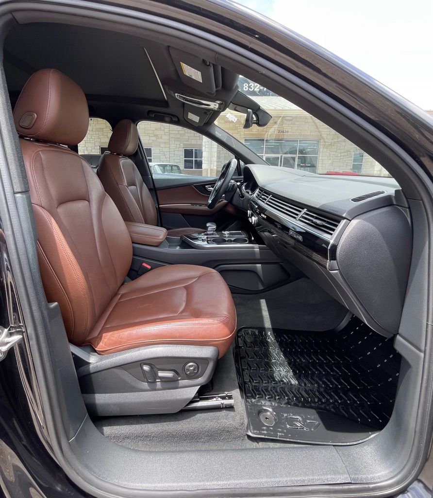 2018 Audi Q7 3.0T Prestige Black at Autostrade