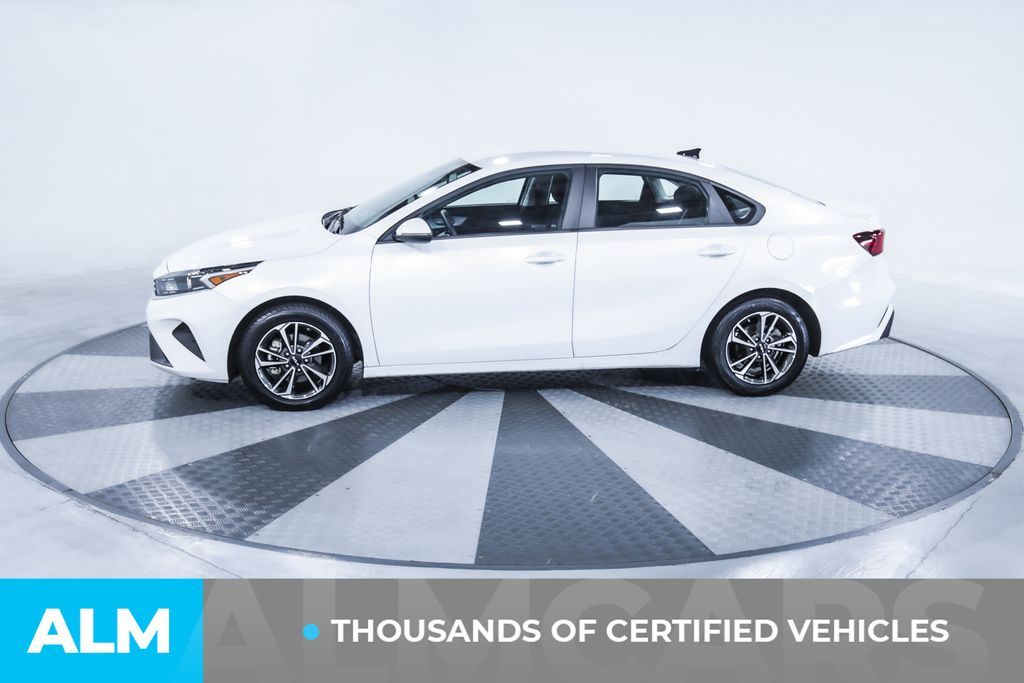 2024 Kia Forte LXS photo 4