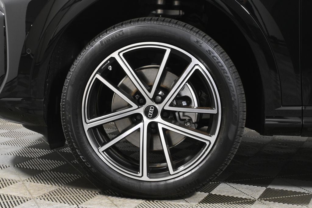Thumbnail: 2026 Audi Q5 - 12