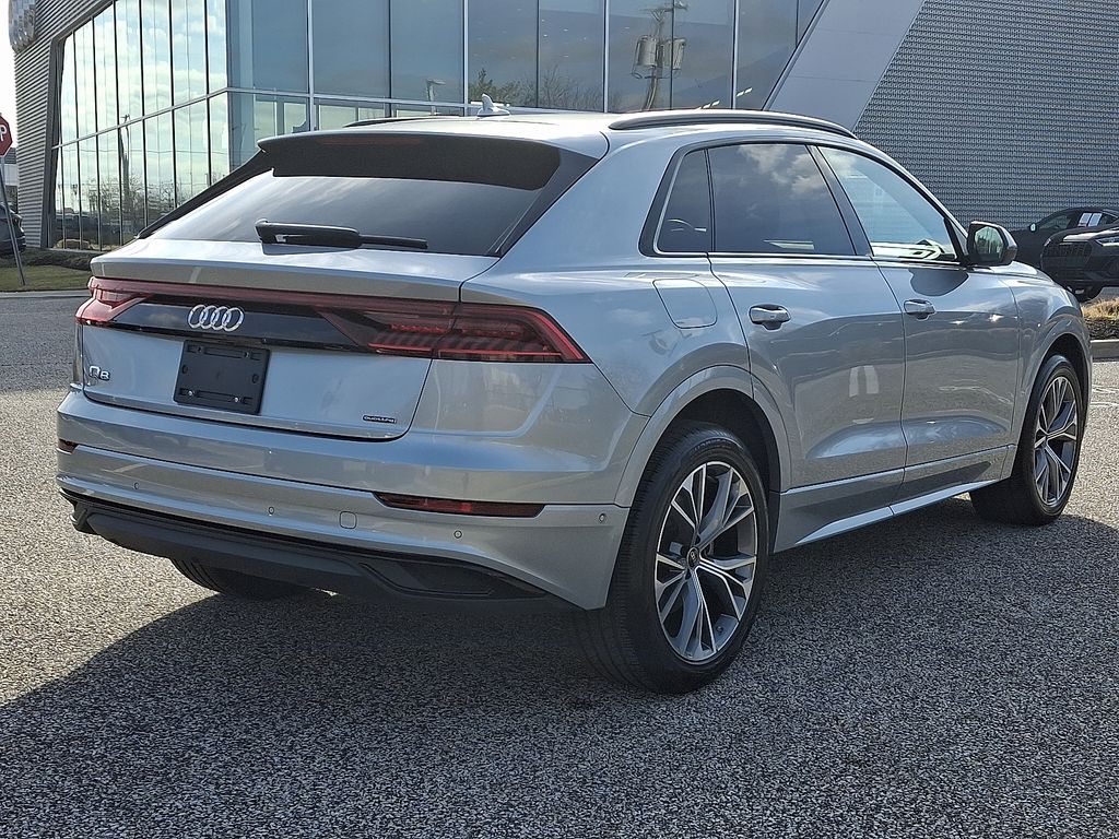 Thumbnail: 2023 Audi Q8 - 6