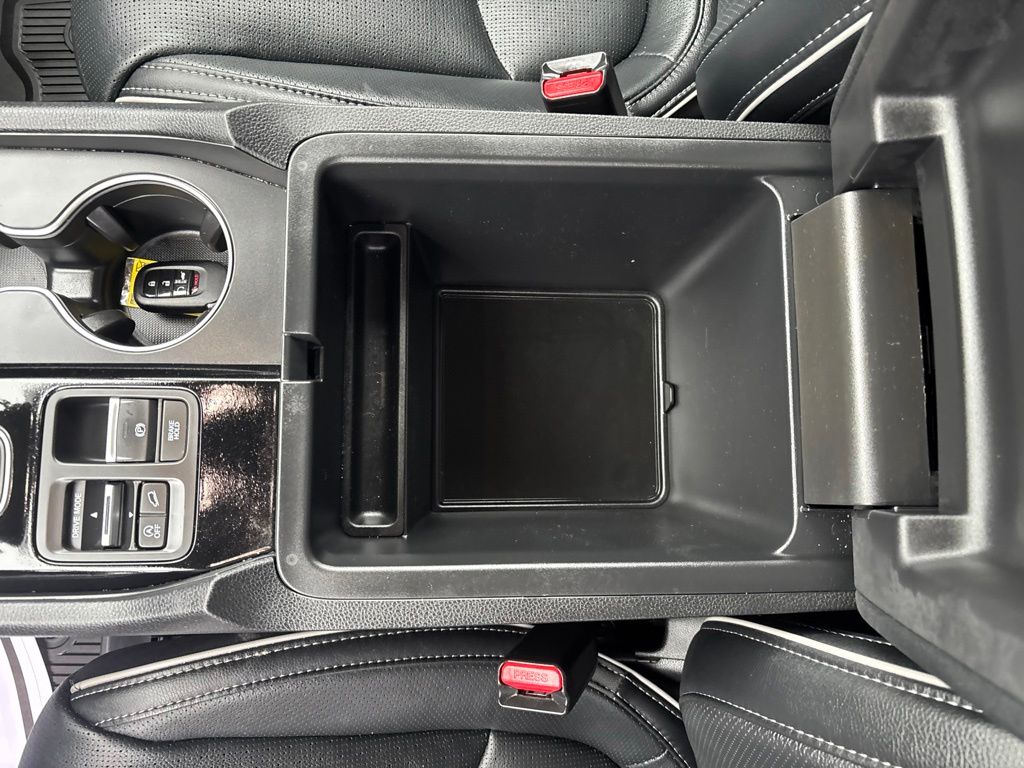 Used 2025 Honda Pilot SUV