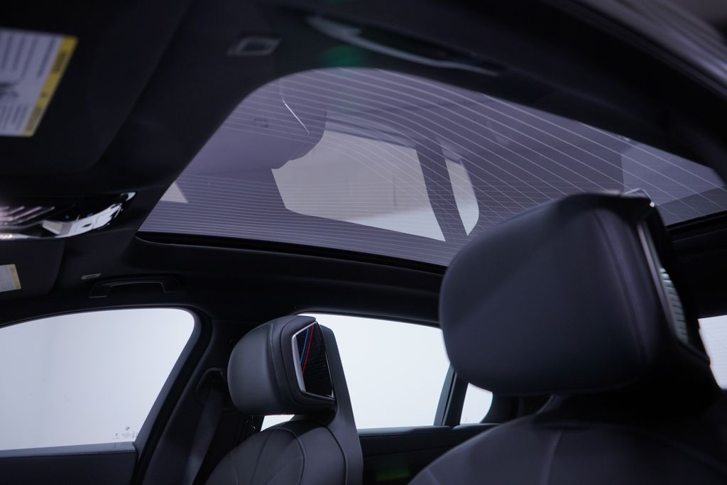 Thumbnail: 2025 BMW i7 - 8