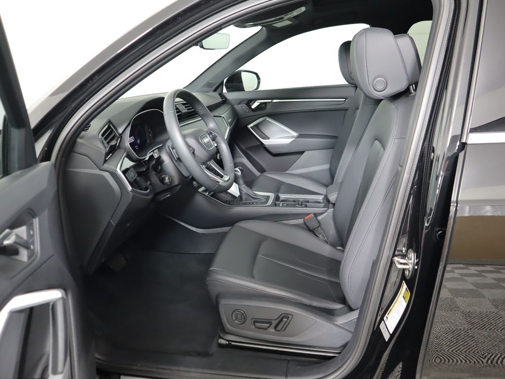 Thumbnail: 2024 Audi Q3 - 19
