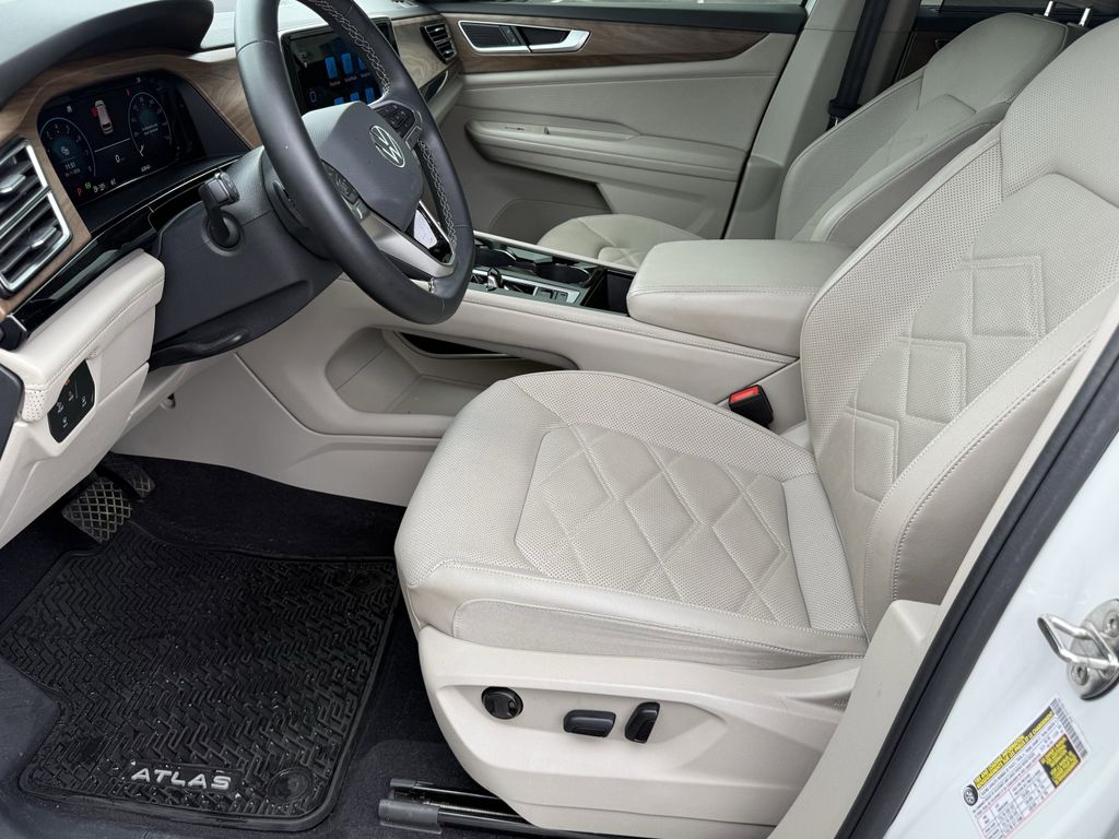 2024 Volkswagen Atlas 2.0T SE w/Technology White at DeMontrond Gulf Freeway