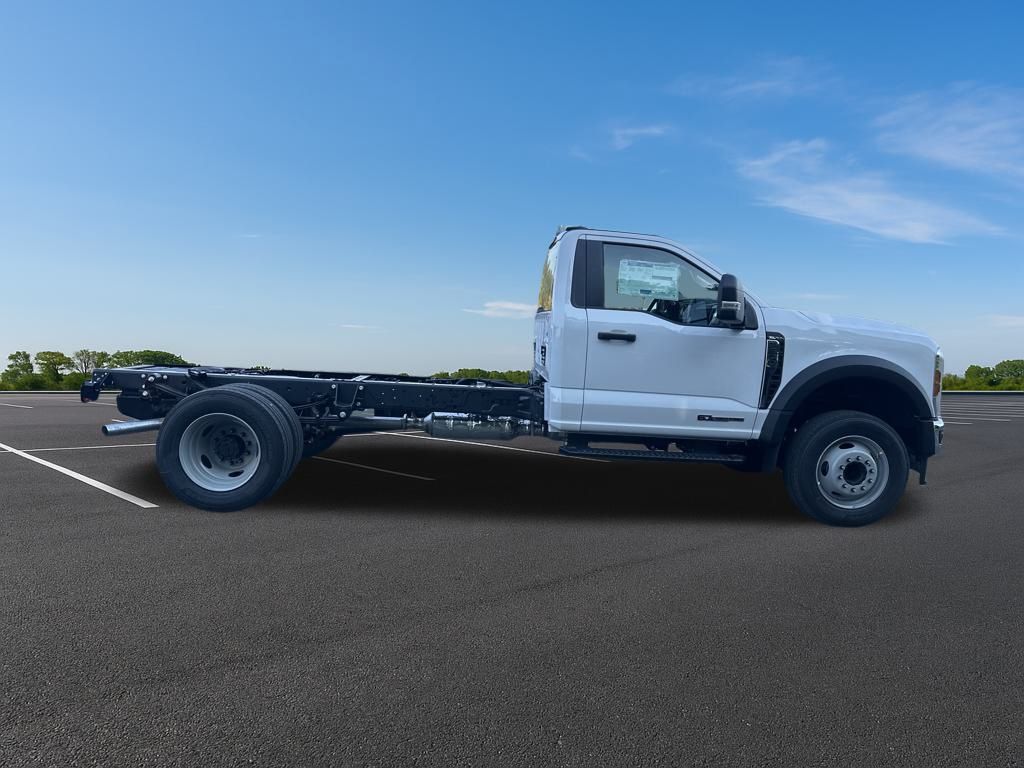 New 2025 Ford Super Duty F-600 Chassis Regular Cab (DRW) 169" Wheelbase XL