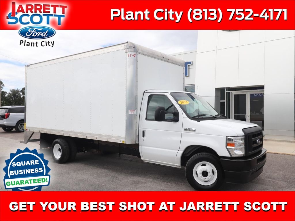 2023 Ford E-Series Chassis E-350 SD Cutaway SB RWD