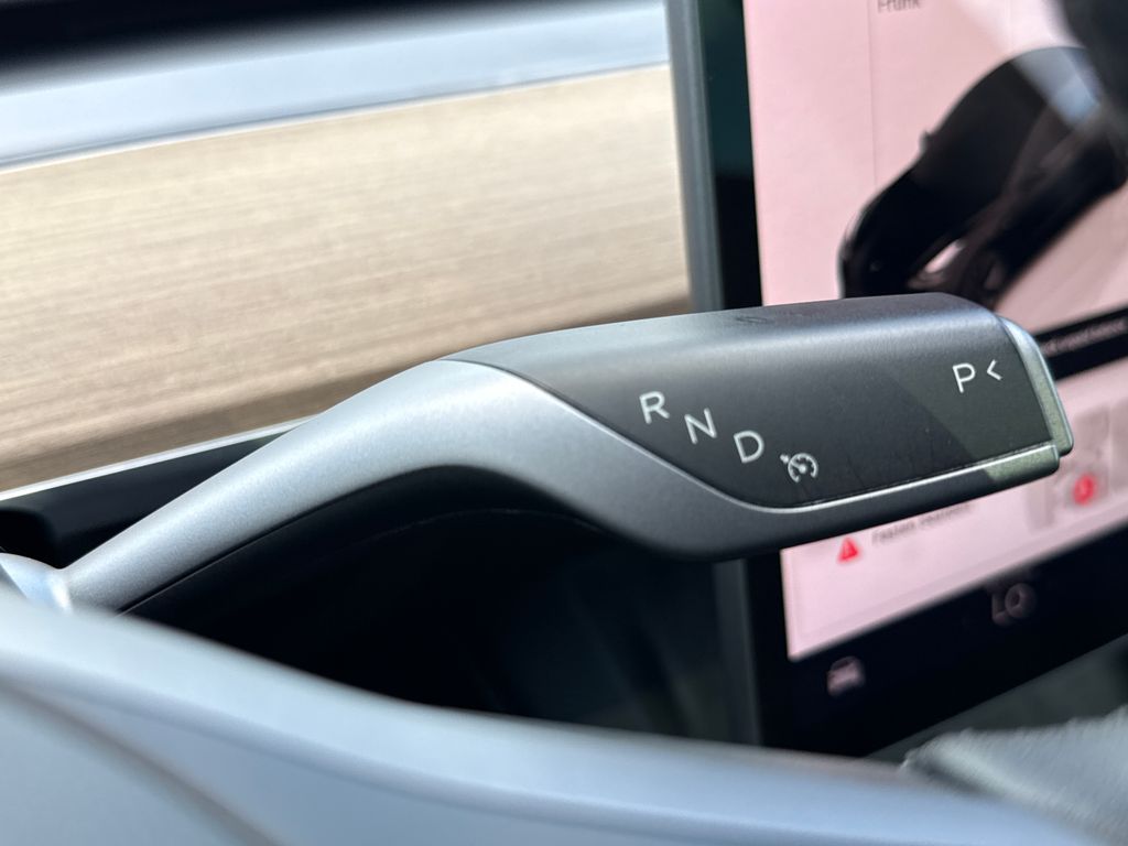 Used 2022  Tesla Long Range image 21