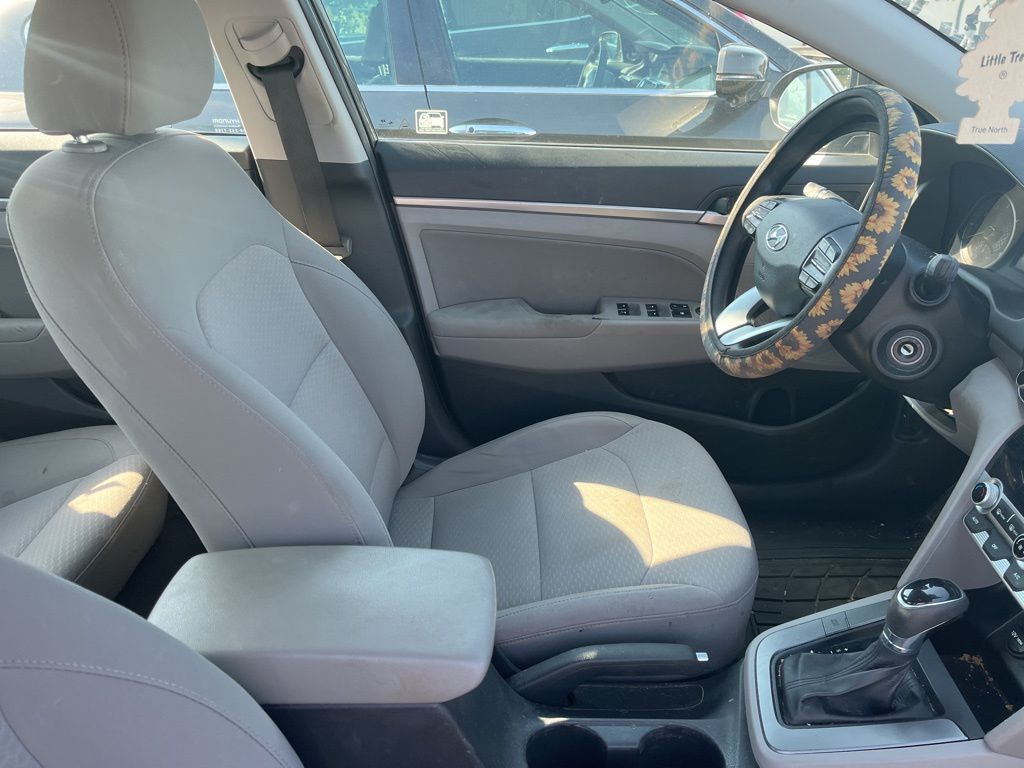 Thumbnail: 2020 Hyundai Elantra - 4