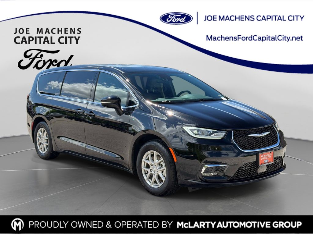 2026 Chrysler Pacifica Select FWD