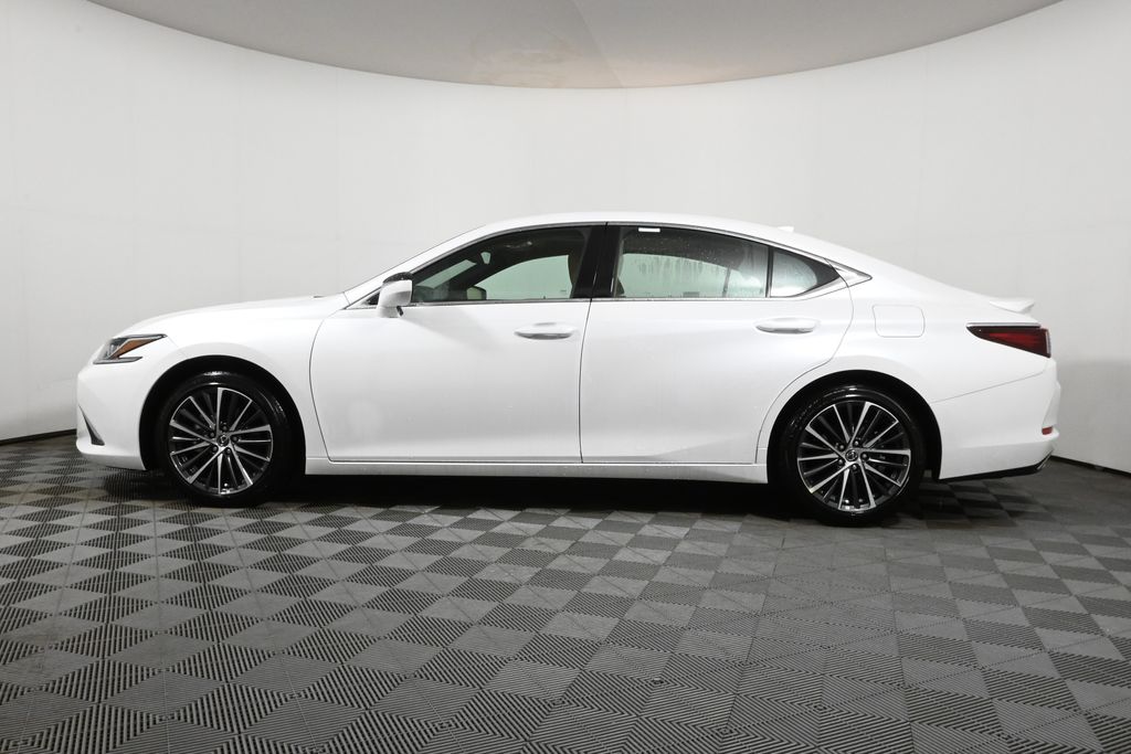 Thumbnail: 2025 Lexus ES - 2