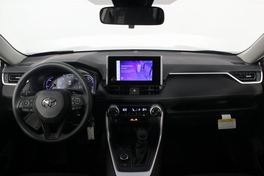 2025 Toyota RAV4 LE 4