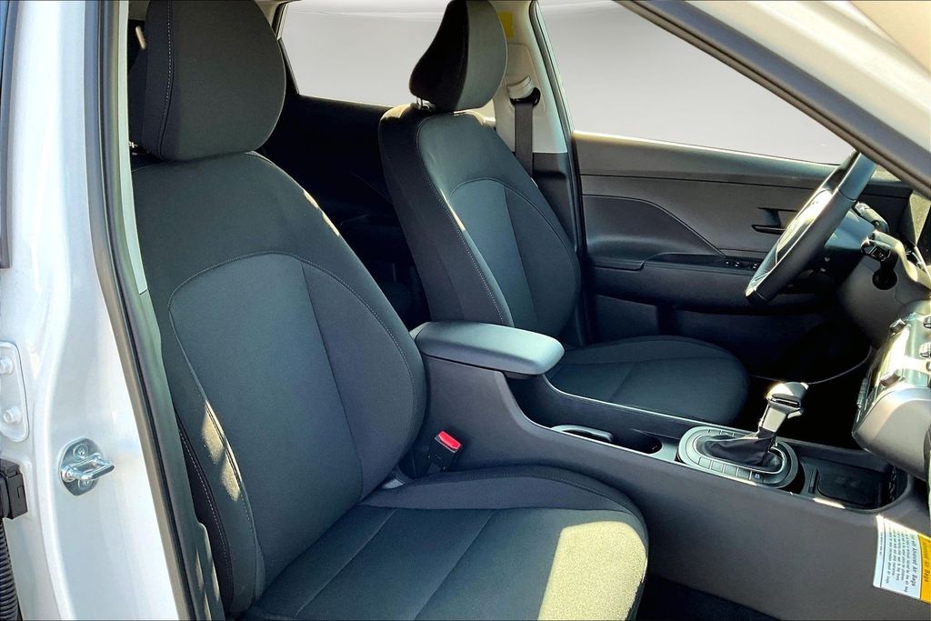 New 2026 White Hyundai SEL Sport image 9