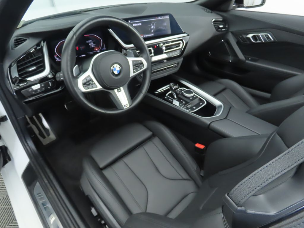Thumbnail: 2025 BMW Z4 - 17