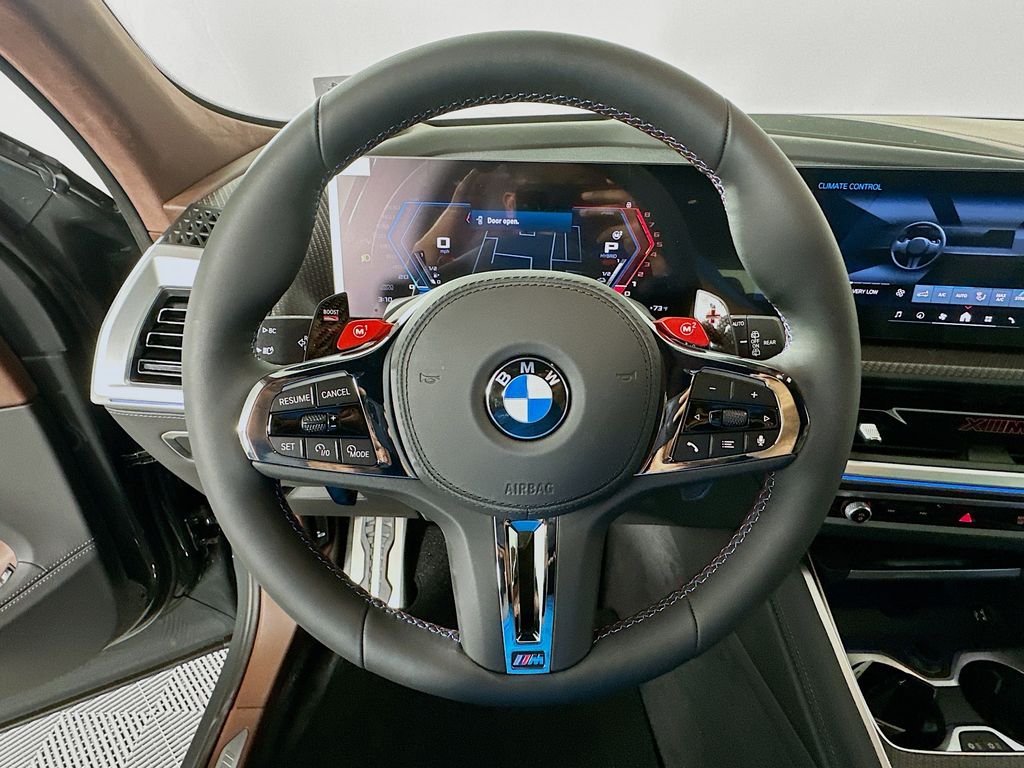 Thumbnail: 2026 BMW XM - 10