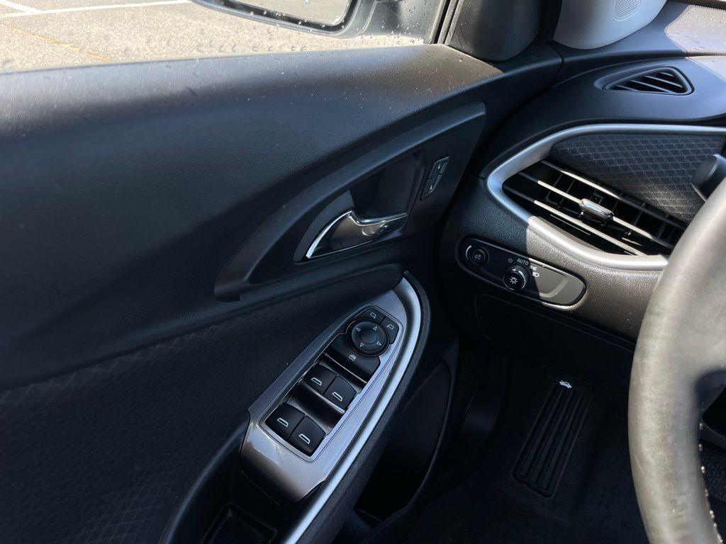 Thumbnail: 2024 Chevrolet Malibu - 21