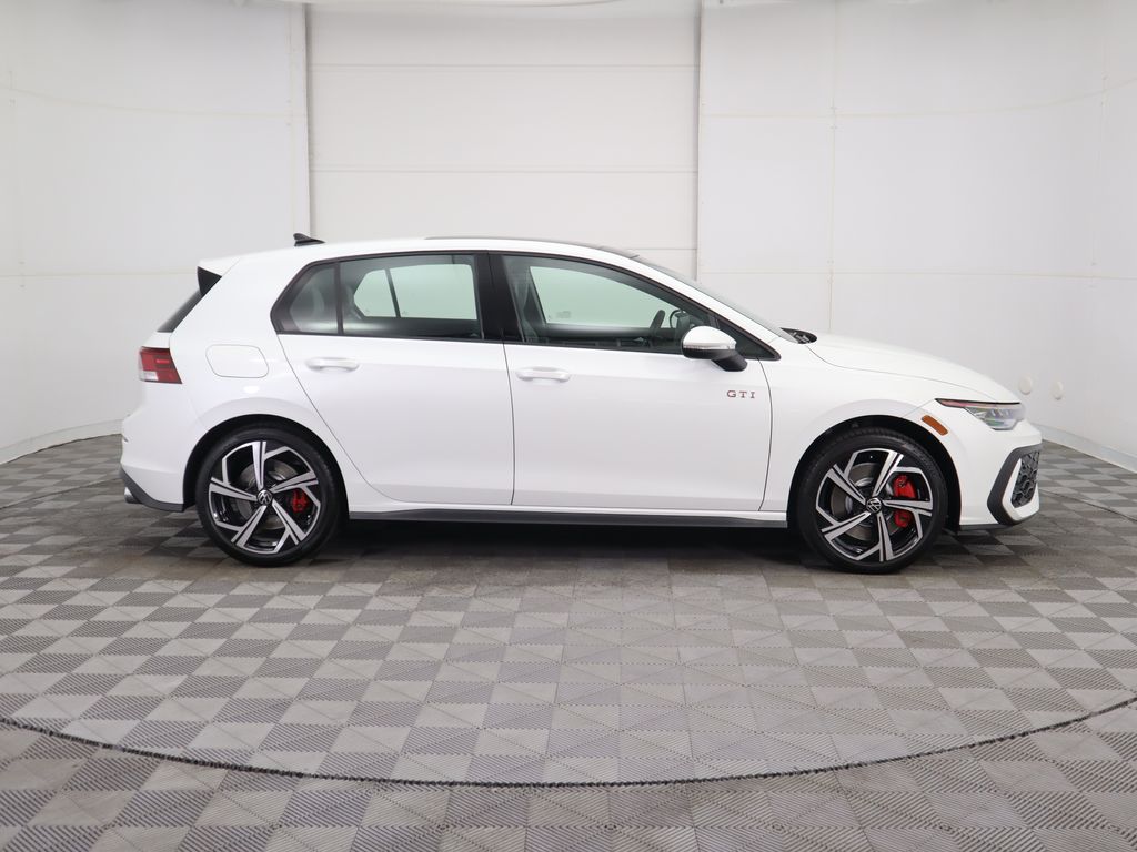 Thumbnail: 2025 Volkswagen Golf - 4