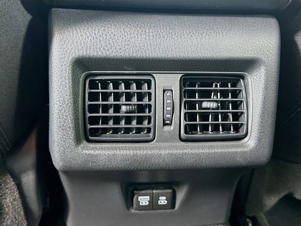 Thumbnail: 2025 Toyota Camry - 25