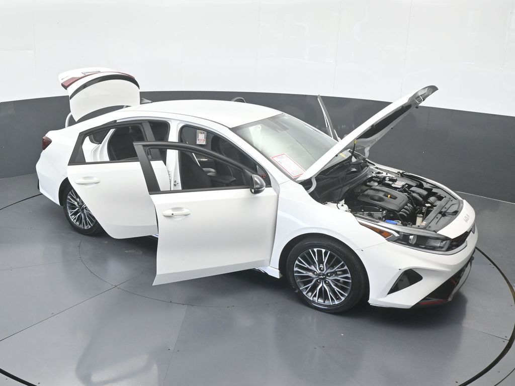Used 2024 Snow White Pearl Kia GT-Line image 69