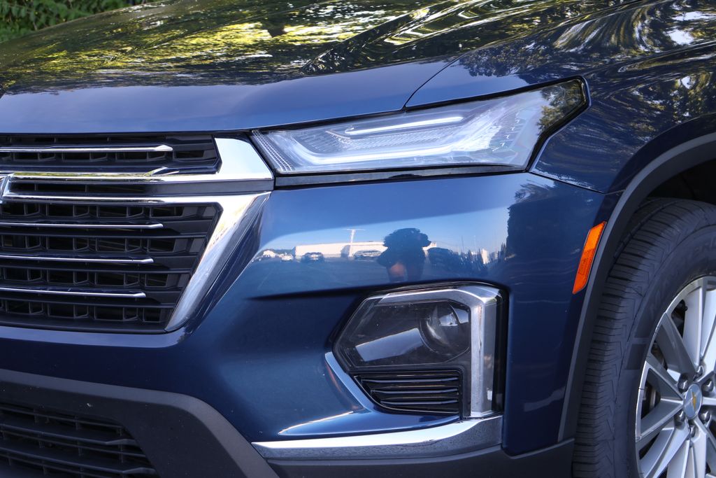 Thumbnail: 2023 Chevrolet Traverse - 3