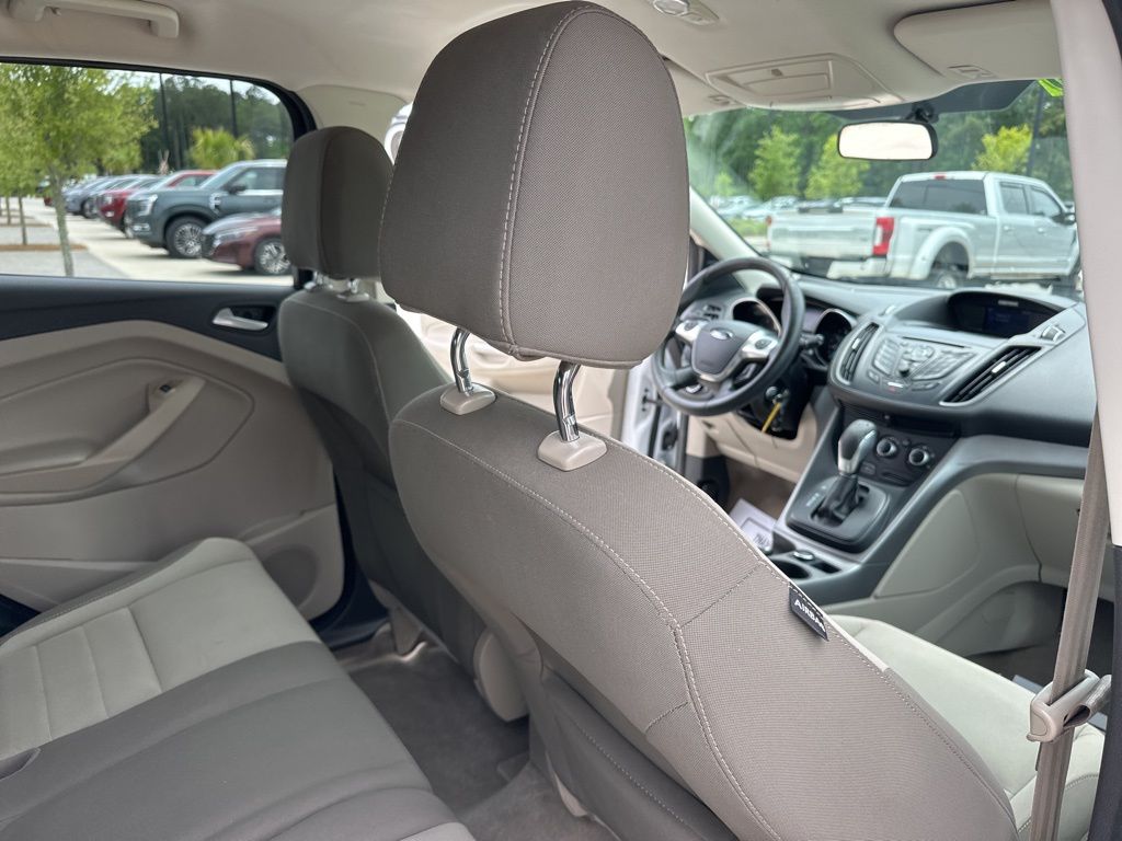 2014 Oxford White Ford Escape SE 4X4 SUV