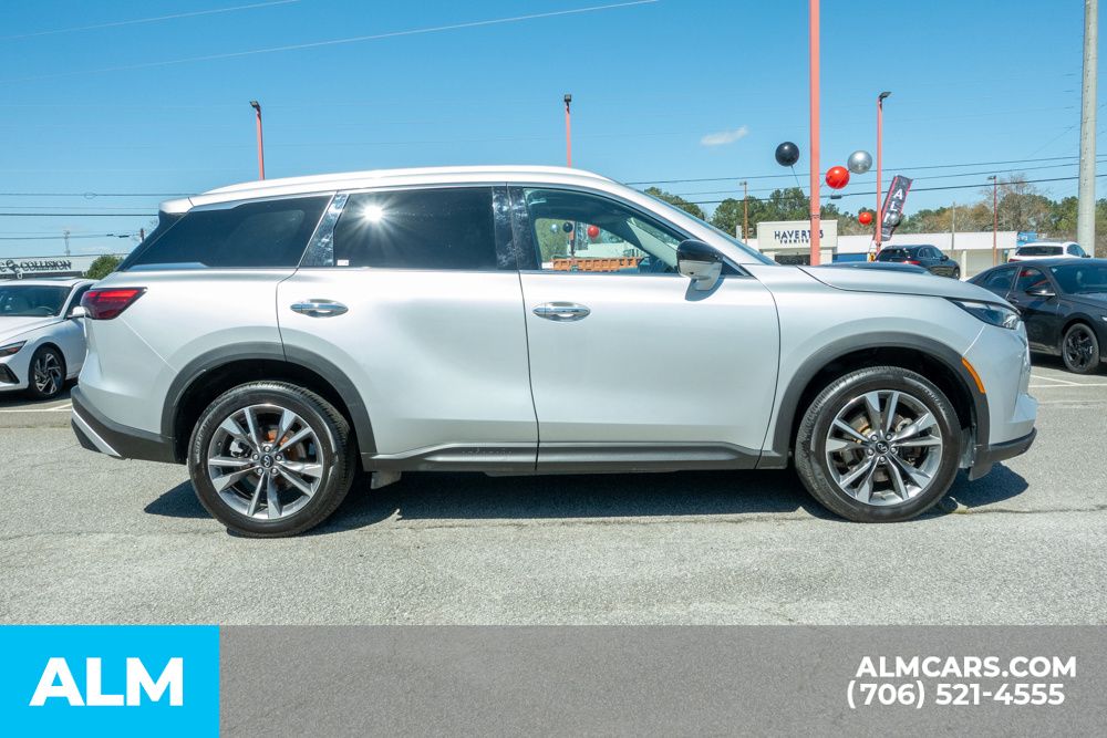 Used 2023 Silver INFINITI LUXE image 5