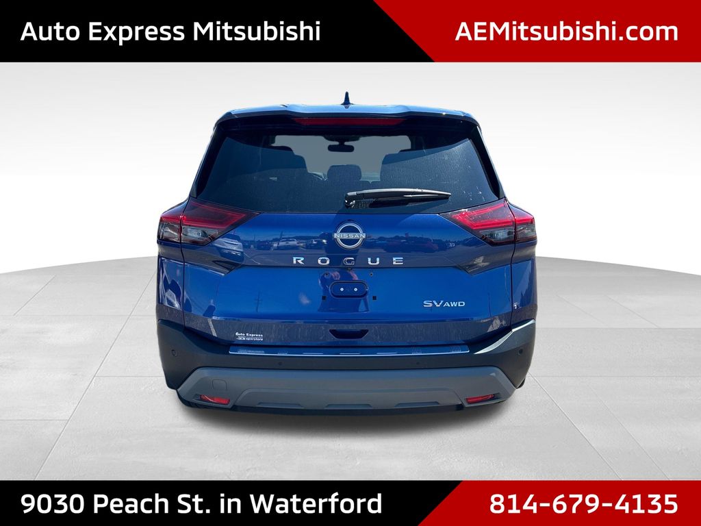 2023 Nissan Rogue SV - 5