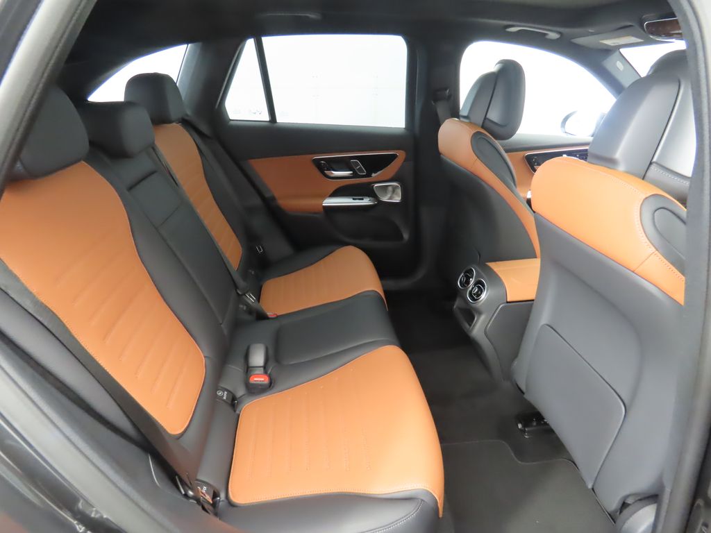 Thumbnail: 2026 Mercedes-Benz GLC - 23