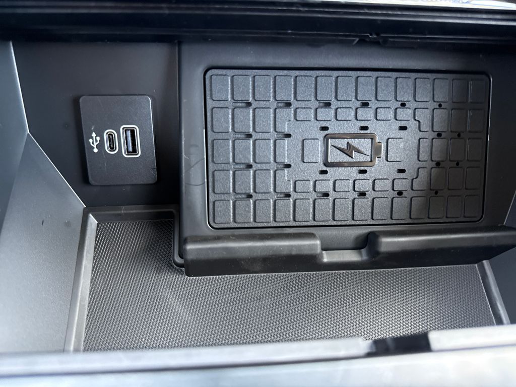 New 2026 White Ford Platinum image 38