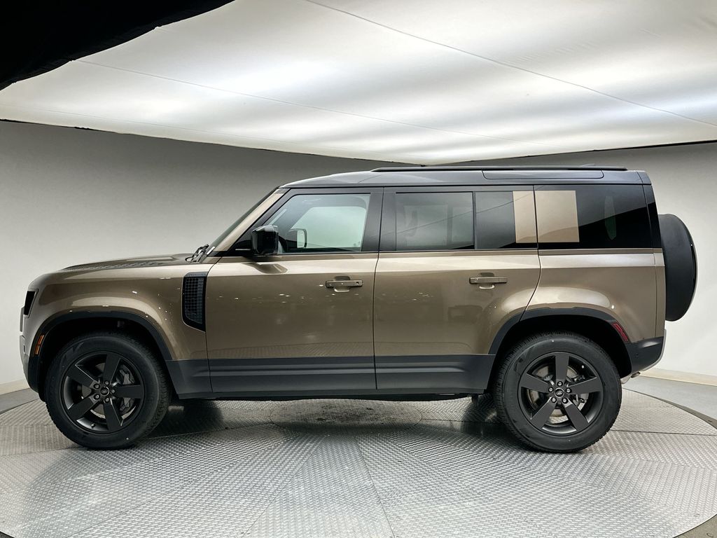 2025 Land Rover Defender 110 2