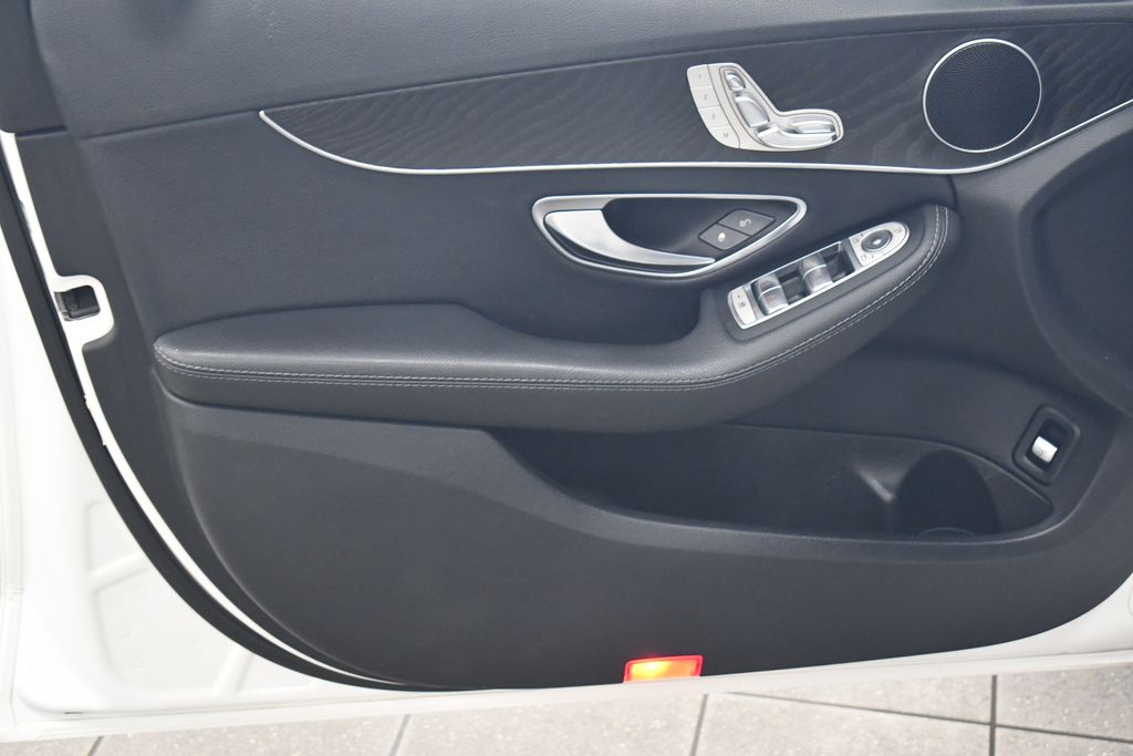Thumbnail: 2017 Mercedes-Benz C-Class - 15