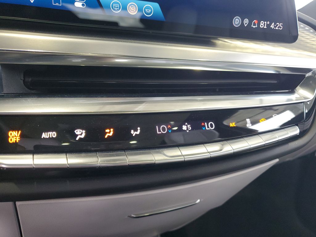 2024 Cadillac LYRIQ Luxury 1 - Photo 27