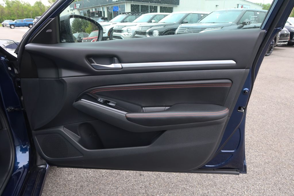 2023 Nissan Altima SR FWD