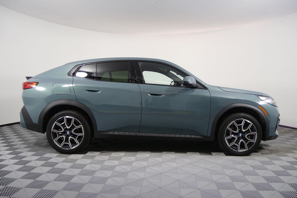 Thumbnail: 2025 BMW X2 - 2