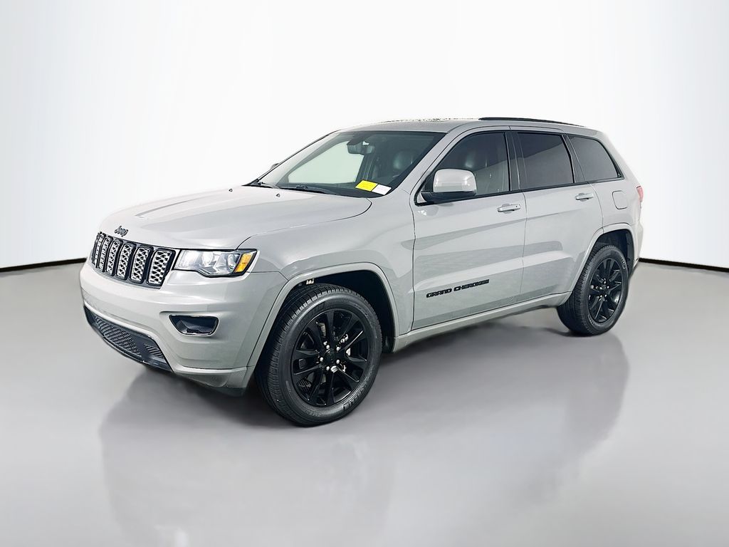 Used 2019 Gray Jeep Altitude image 3