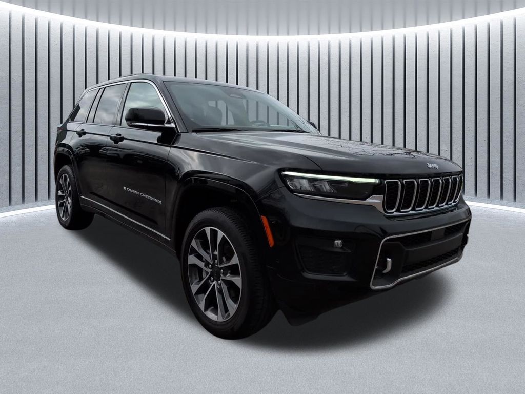 Diamond Black Crystal Pearlcoat 2024 Jeep Grand Cherokee SUV / Crossover Four-Wheel Drive 8-Speed Automatic