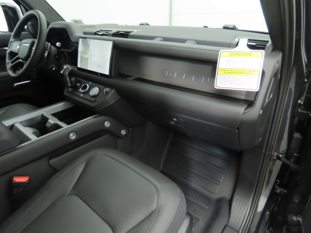 2025 Land Rover Defender 130 19