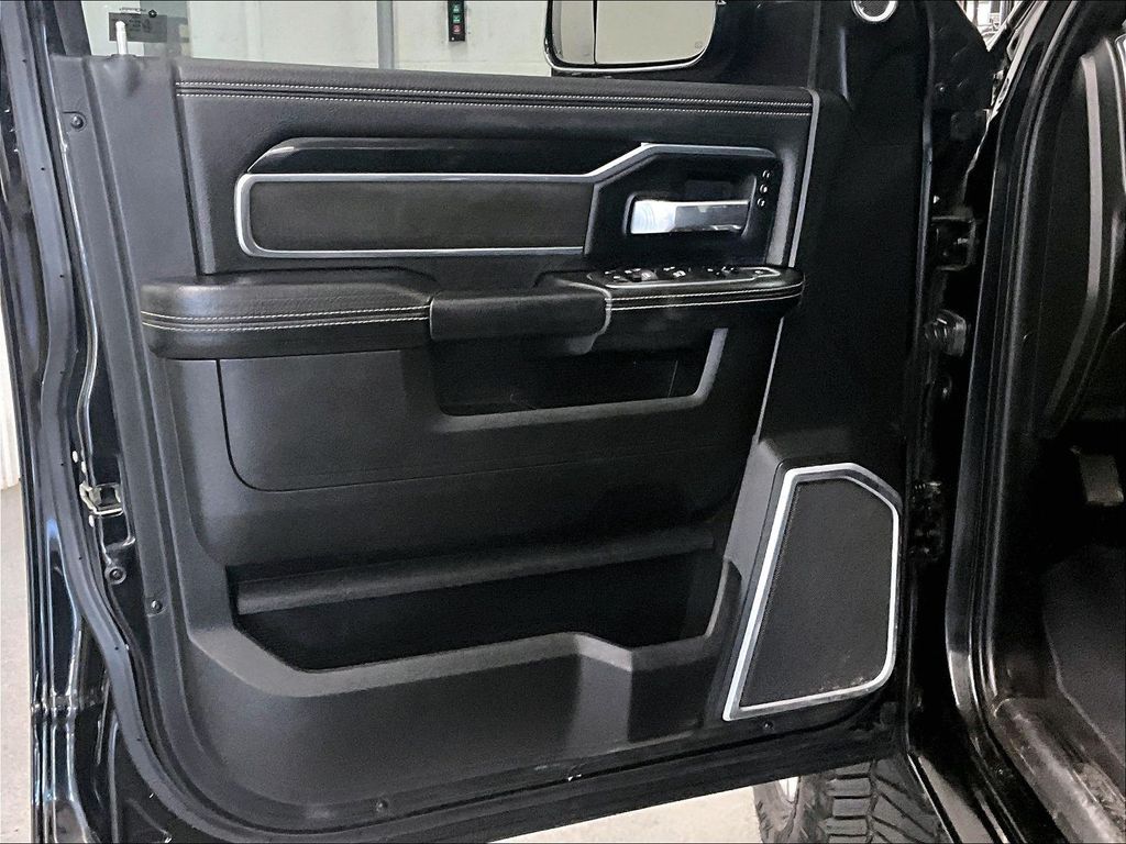 2022 Ram 2500 — photo 9