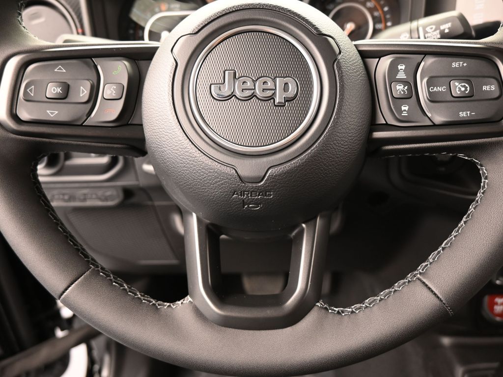 New 2026 Black Clearcoat Jeep Rubicon image 24