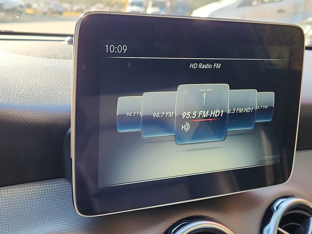 Thumbnail: 2019 Mercedes-Benz GLA - 17