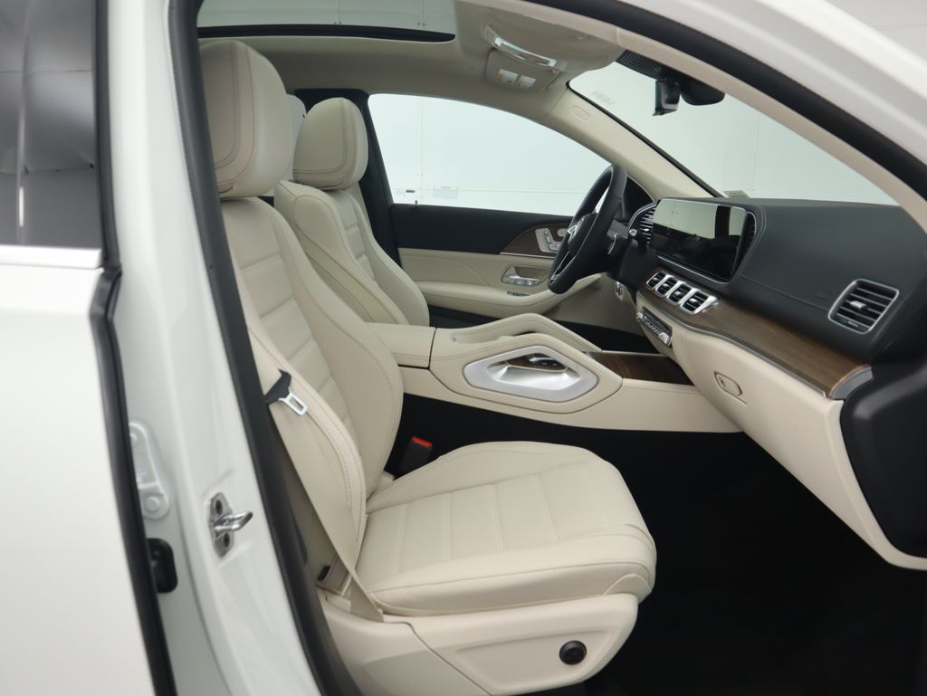 Thumbnail: 2026 Mercedes-Benz GLE - 22
