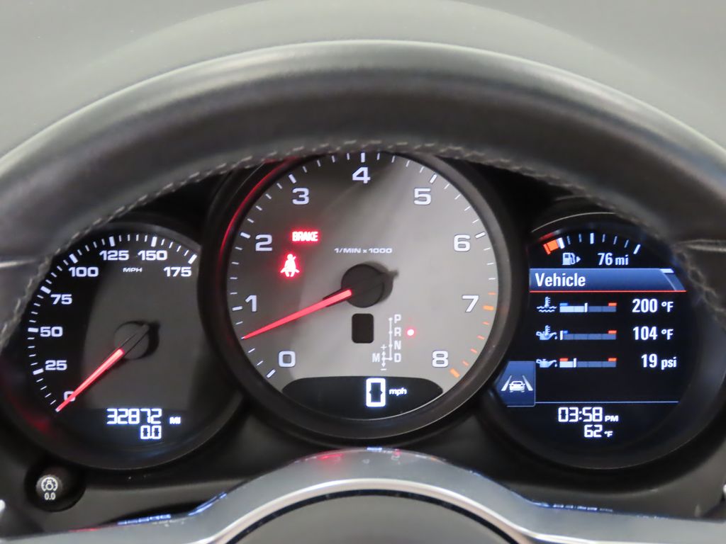 Thumbnail: 2021 Porsche Macan - 16