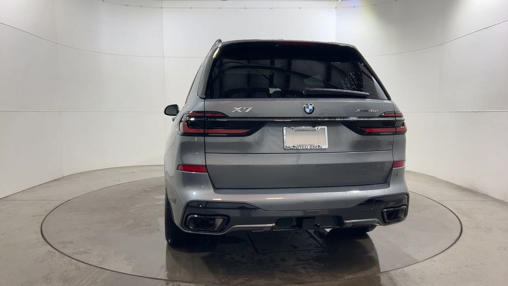 Thumbnail: 2026 BMW X7 - 7