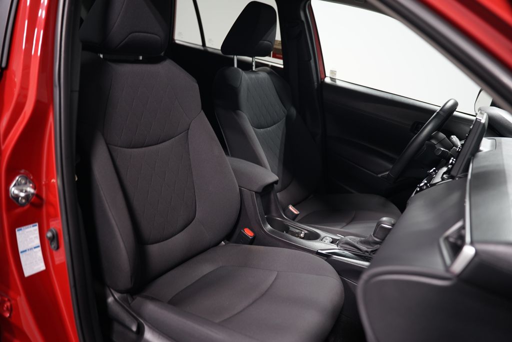 2022 Toyota Corolla Cross LE 26