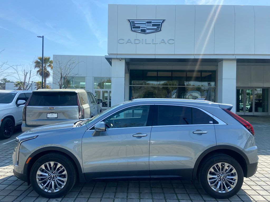 2025 Cadillac XT4 Premium Luxury FWD