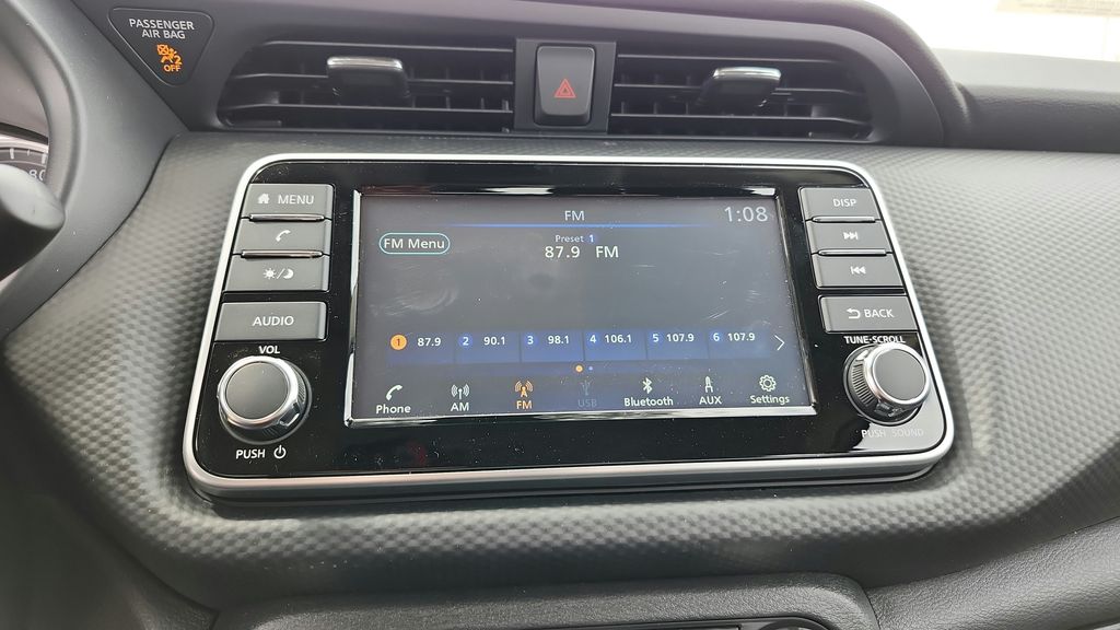 2025 Nissan Kicks Play