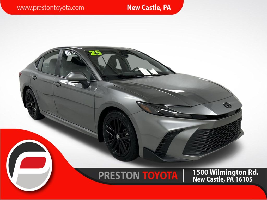 2025 Toyota Camry SE